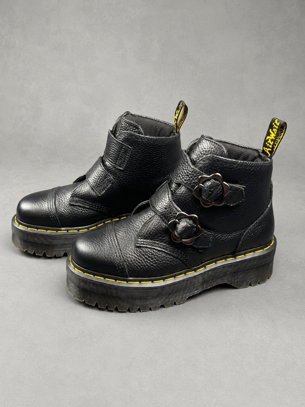 Dr. Martens Devon FLWR Black Pebbled Leather Flower Buckle Platform Boots Size 8